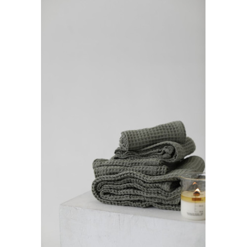 A set of waffle towels olive