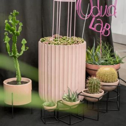 Concrete flowerpot "Flute"